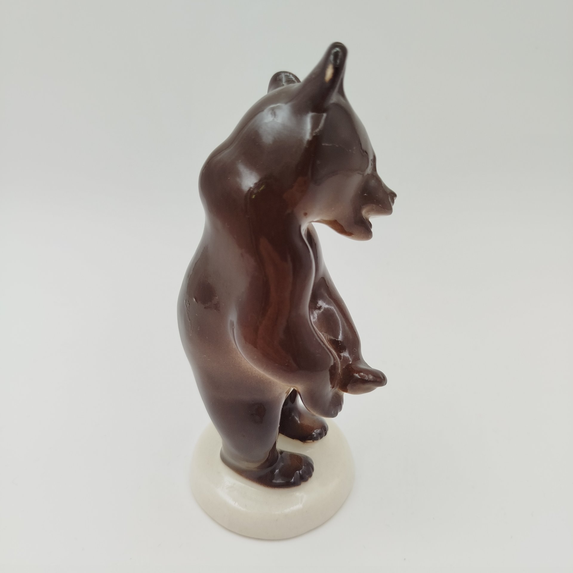 Статуэтка "Медвежонок бурый стоящий", скульптор Б.Я. Воробьев