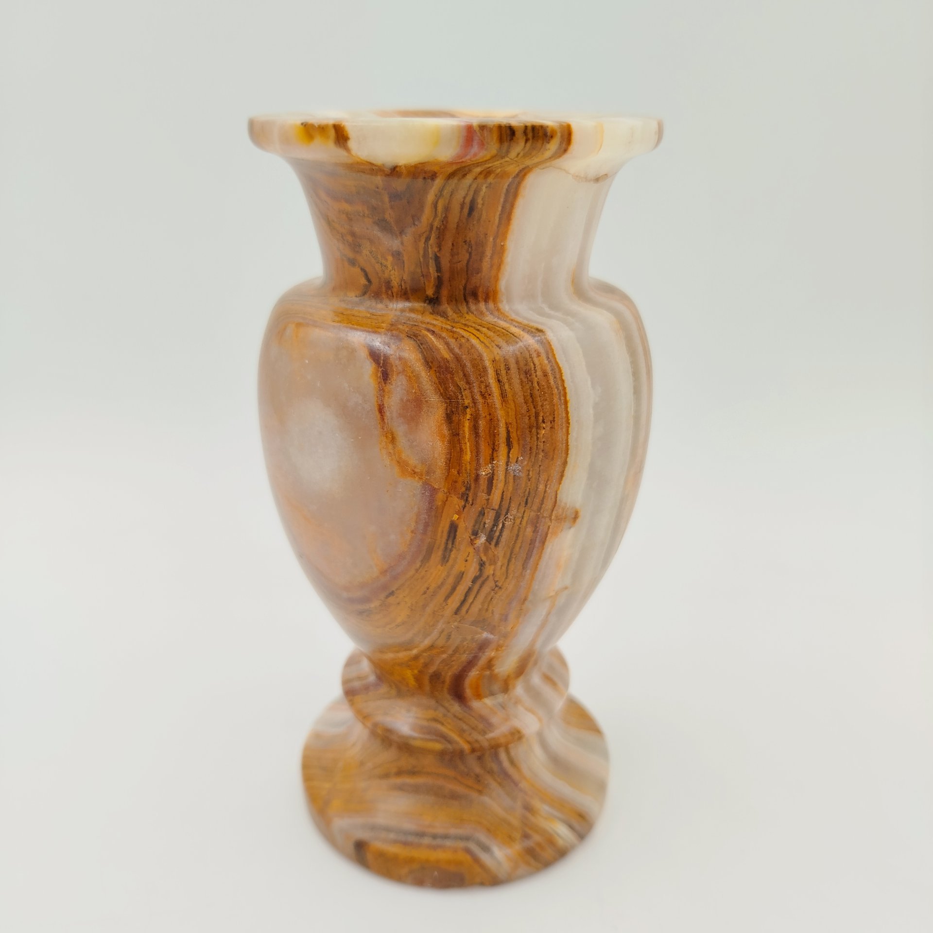 Ваза для небольшого букета, оникс, резьба