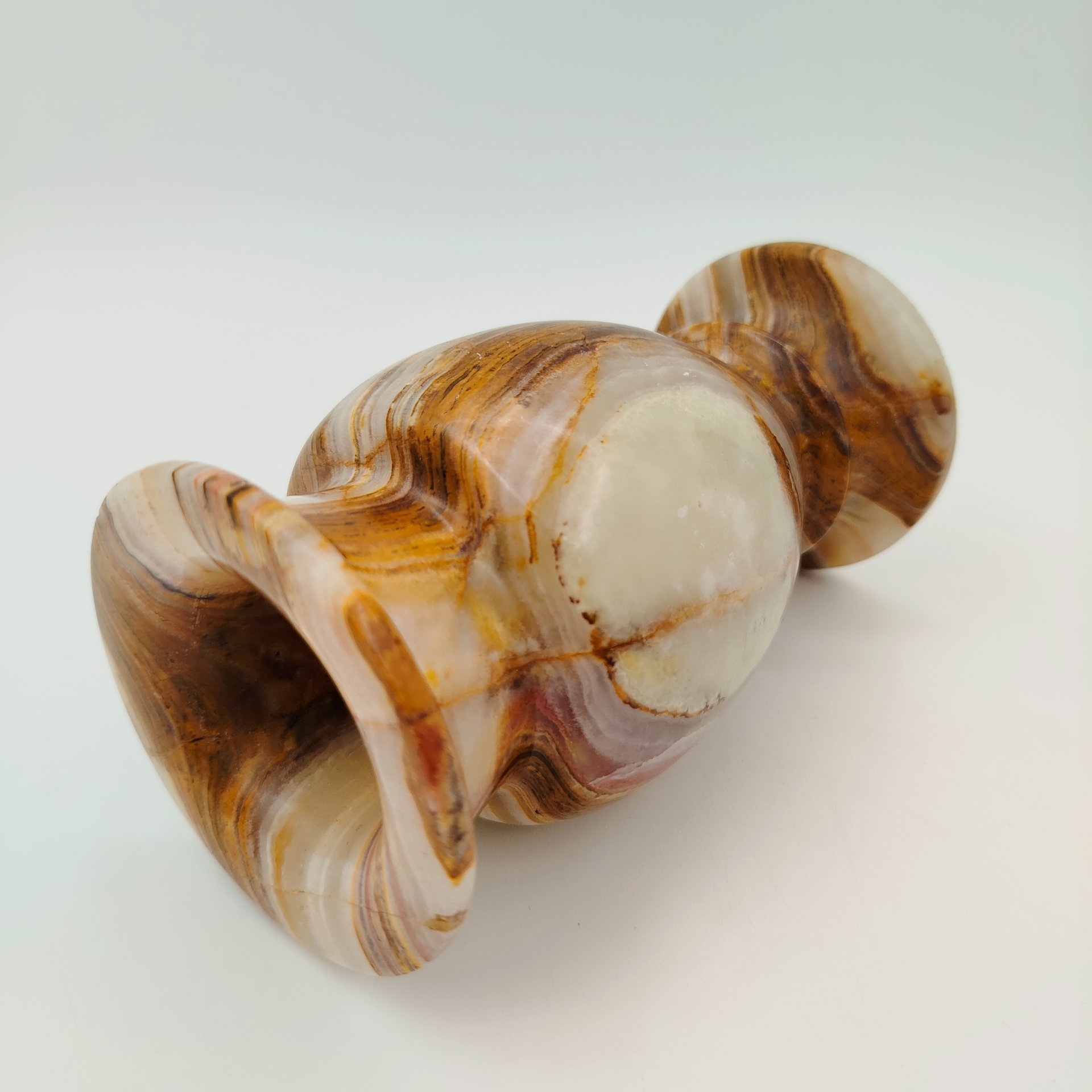 Ваза для небольшого букета, оникс, резьба