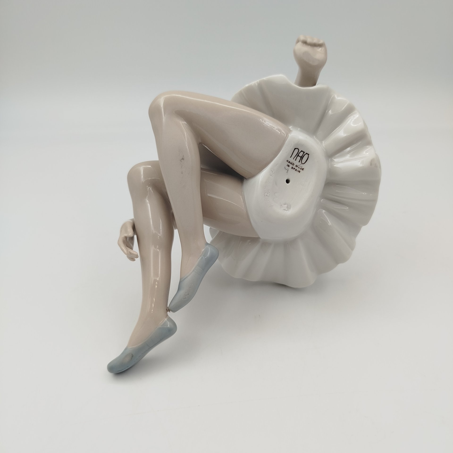 Статуэтка "Сидящая балерина", скульптор Vicente Martínez, NAO Porcelain