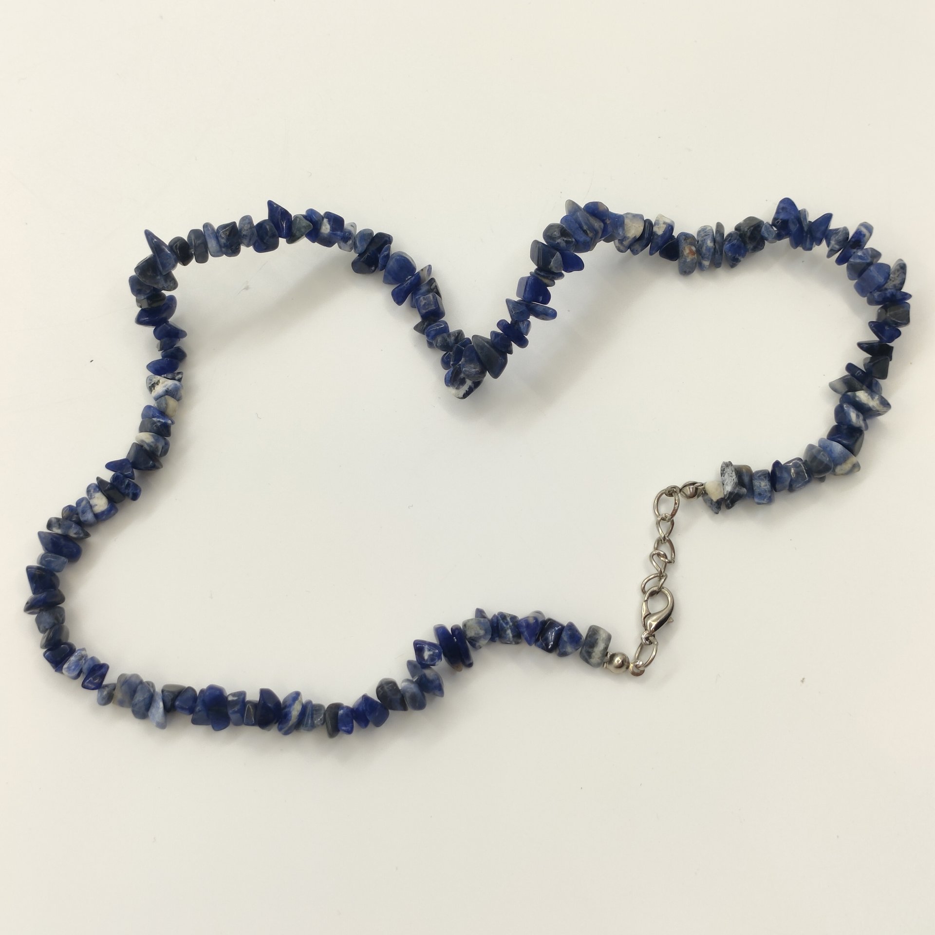 Бусы с бусинами разной формы