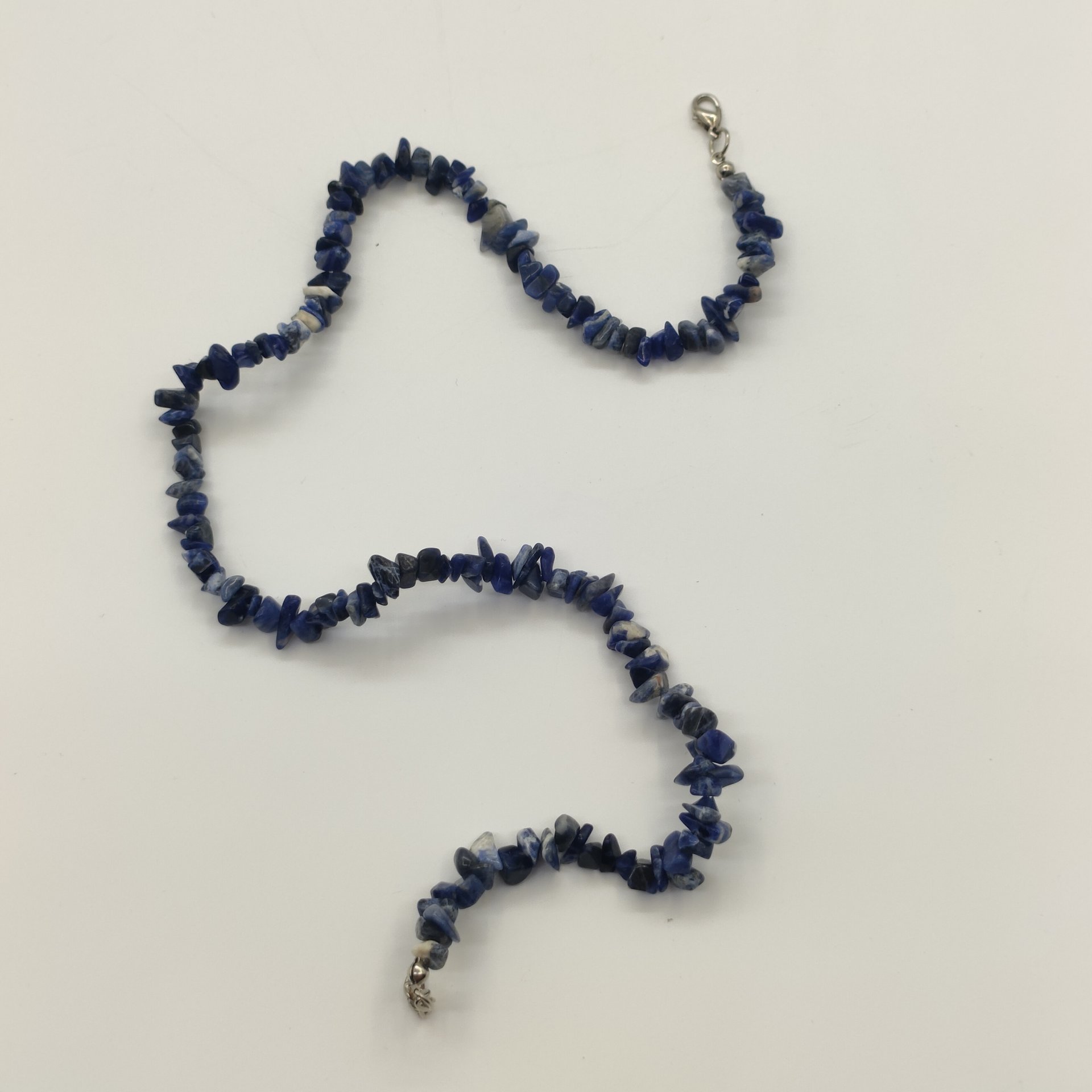 Бусы с бусинами разной формы