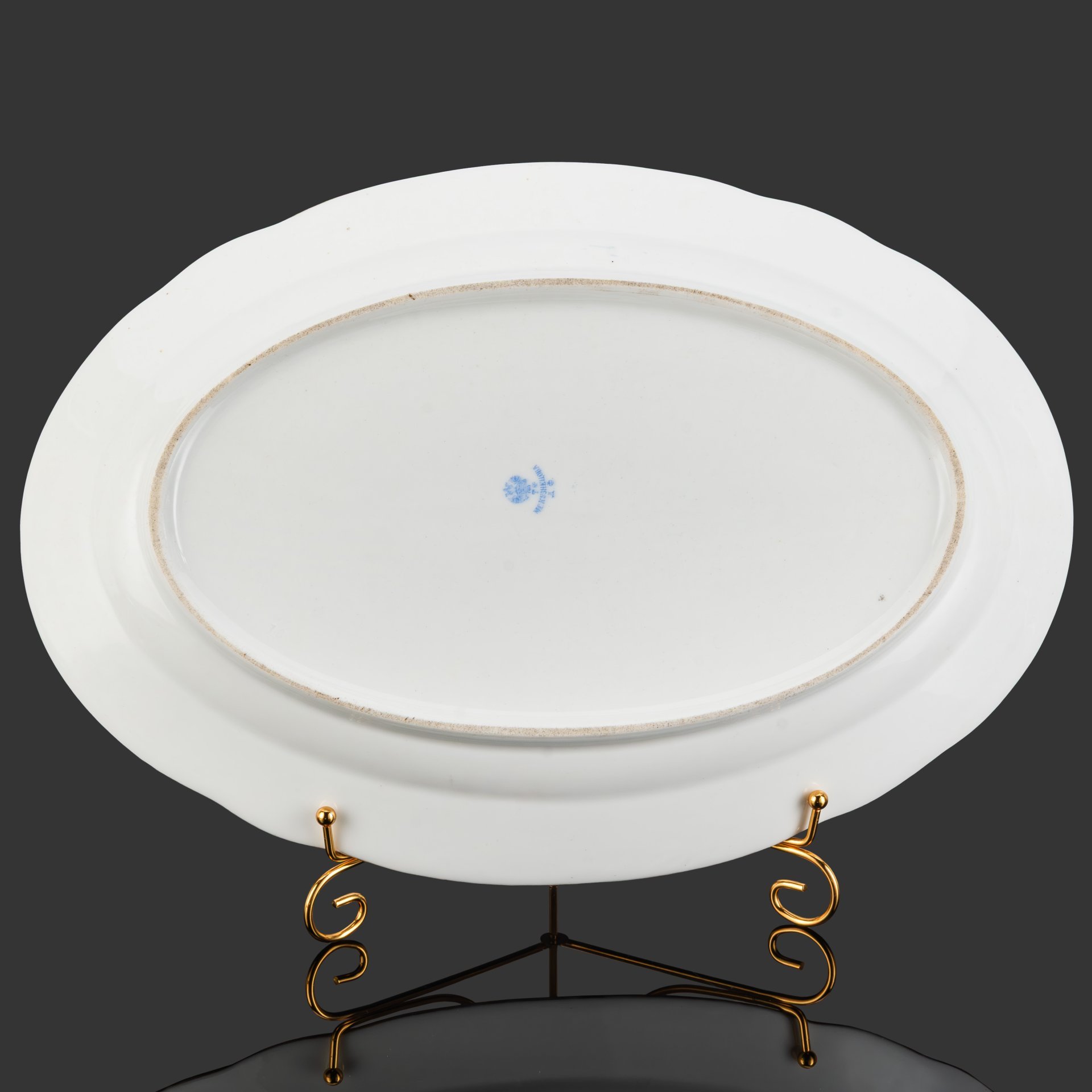 Блюдо большое, фарфор, роспись, эмаль, золочение, Товарищество М.С. Кузнецова в Вербилках (г. Дмитров), Российская империя, 1891-1917 гг.
