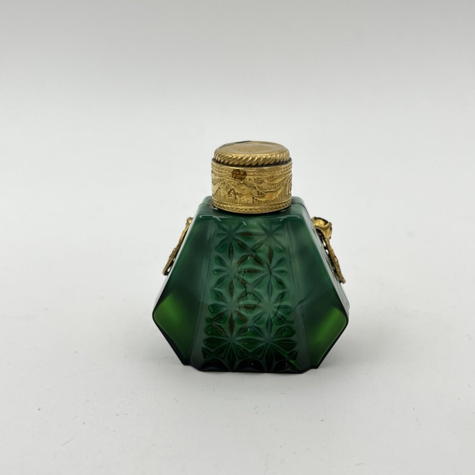 Флакон для духов (винтаж), декорированный рельефным цветочным узором