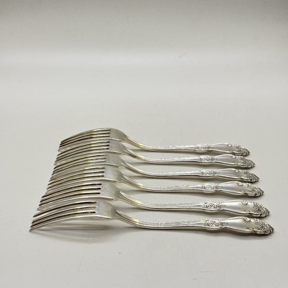 Набор из шести десертных вилок "Серебряная роза", мНЦ (медь-никель-цинк), Кольчугинский завод цветных металлов, СССР, 1970-1990 гг.