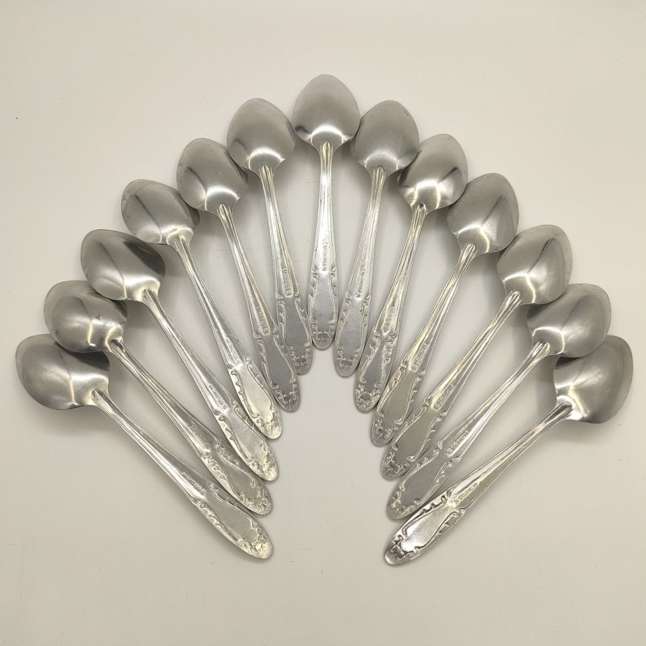 Набор из 13-ти столовых ложек с растительным декором, Производственное объединение "Мосметаллопосуда"