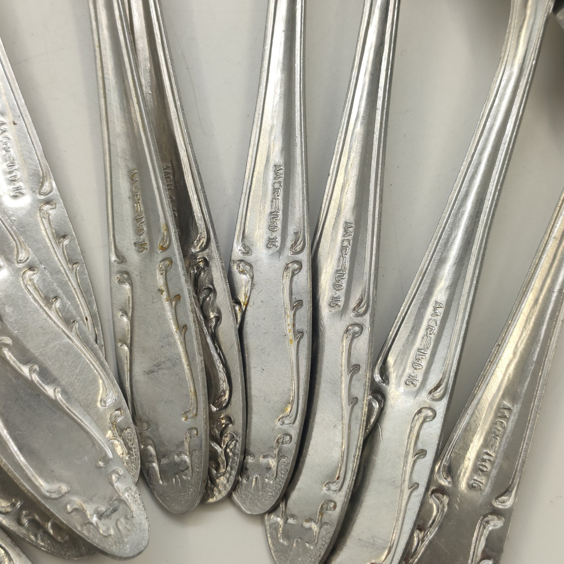 Набор из 13-ти столовых ложек с растительным декором, Производственное объединение "Мосметаллопосуда", алюминий, СССР, 1972-1982 гг.