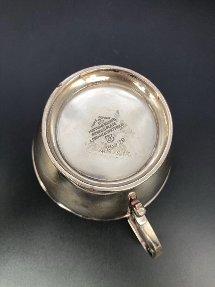 Молочник, Mappin & Webb, Великобритания