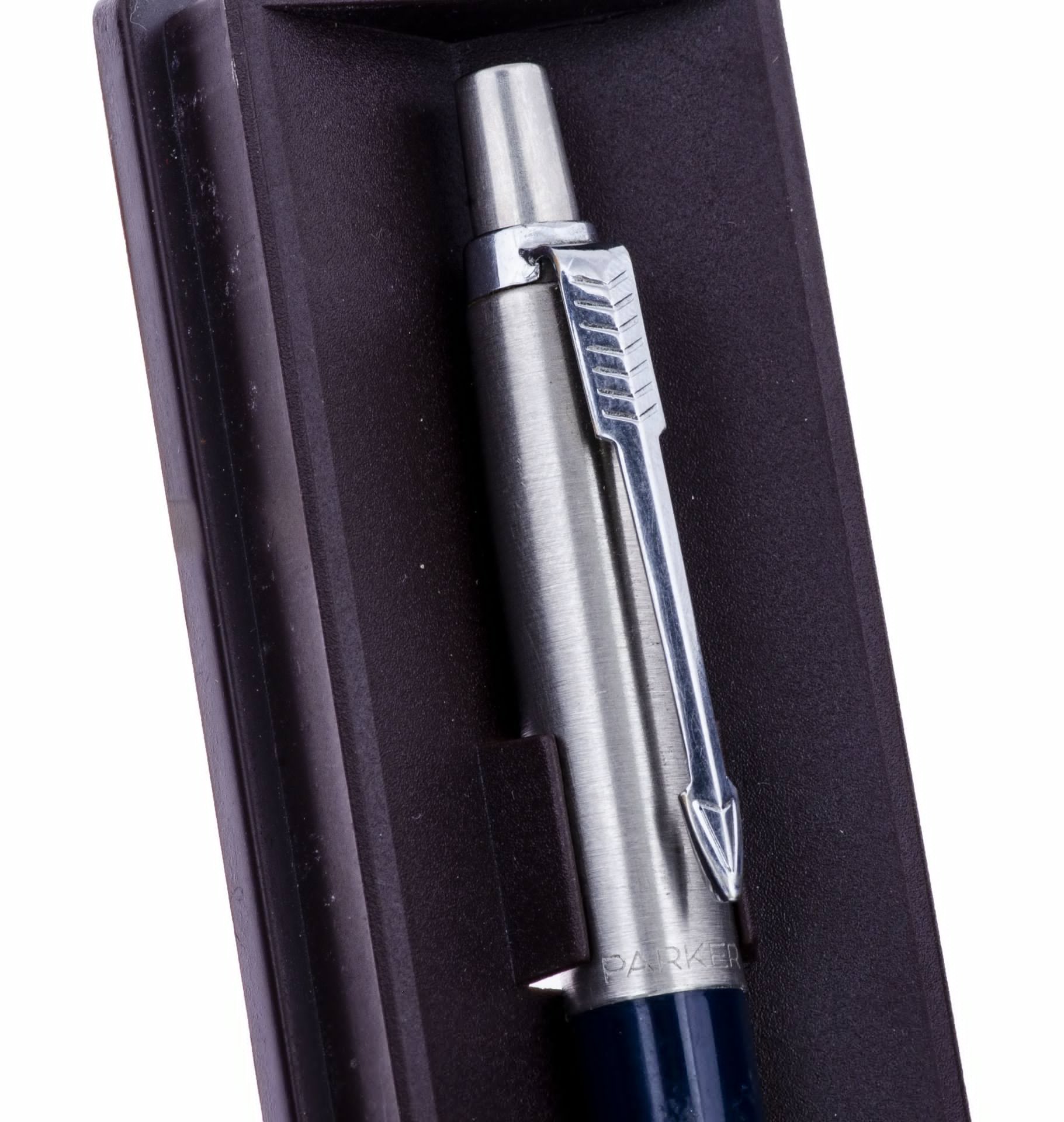 Шариковая ручка Parker, металл, пластик, Англия, Parker Pen Company (Паркер)