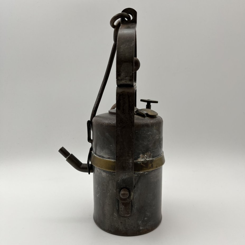 Фонарь карбидный для горных работ