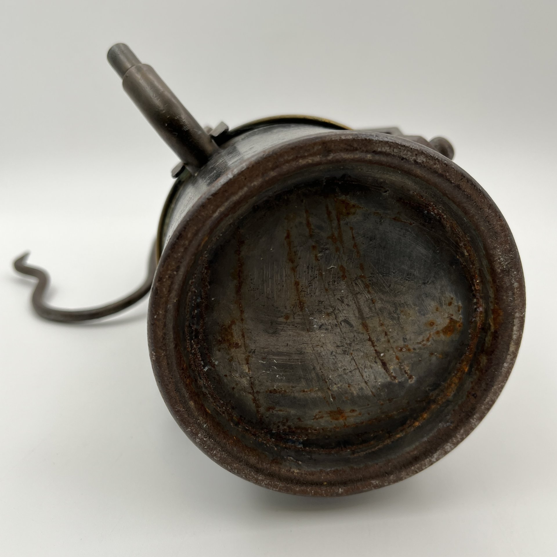 Фонарь карбидный для горных работ