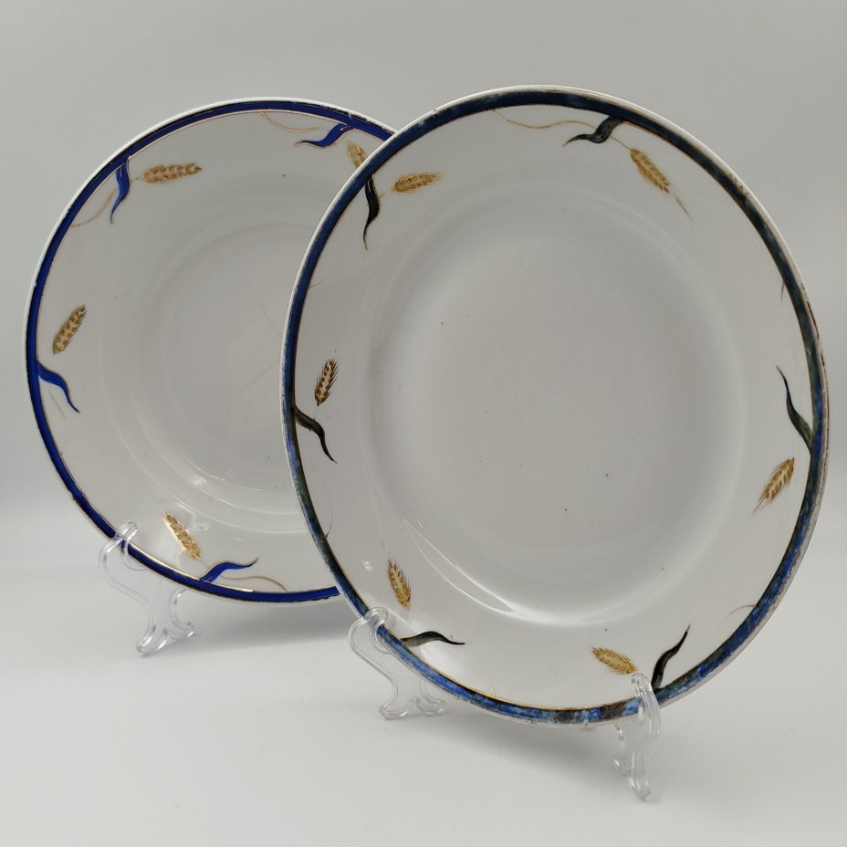 Набор обеденных тарелок "Золотые колосья" (обеденная и суповая), автор росписи Мысягин В.П., фарфор, роспись, золочение, Дулевский фарфоровый завод (Дулёво), СССР, 1951 г.
