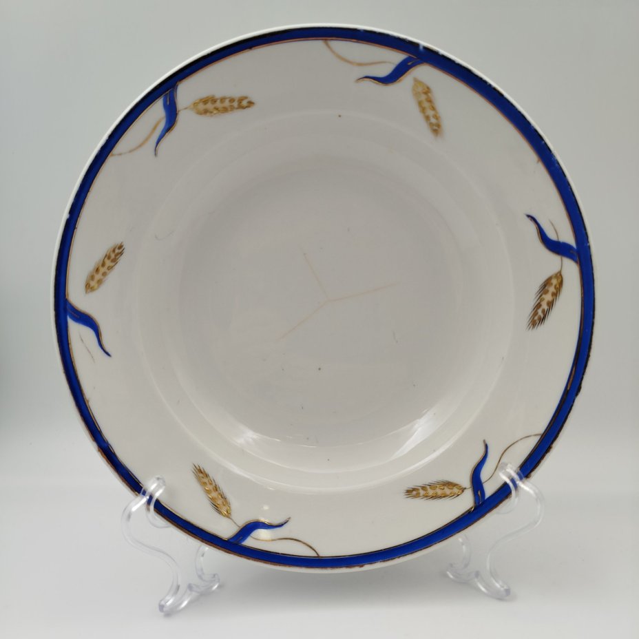 Набор обеденных тарелок "Золотые колосья" (обеденная и суповая), автор росписи Мысягин В.П., фарфор, роспись, золочение, Дулевский фарфоровый завод (Дулёво), СССР, 1951 г.