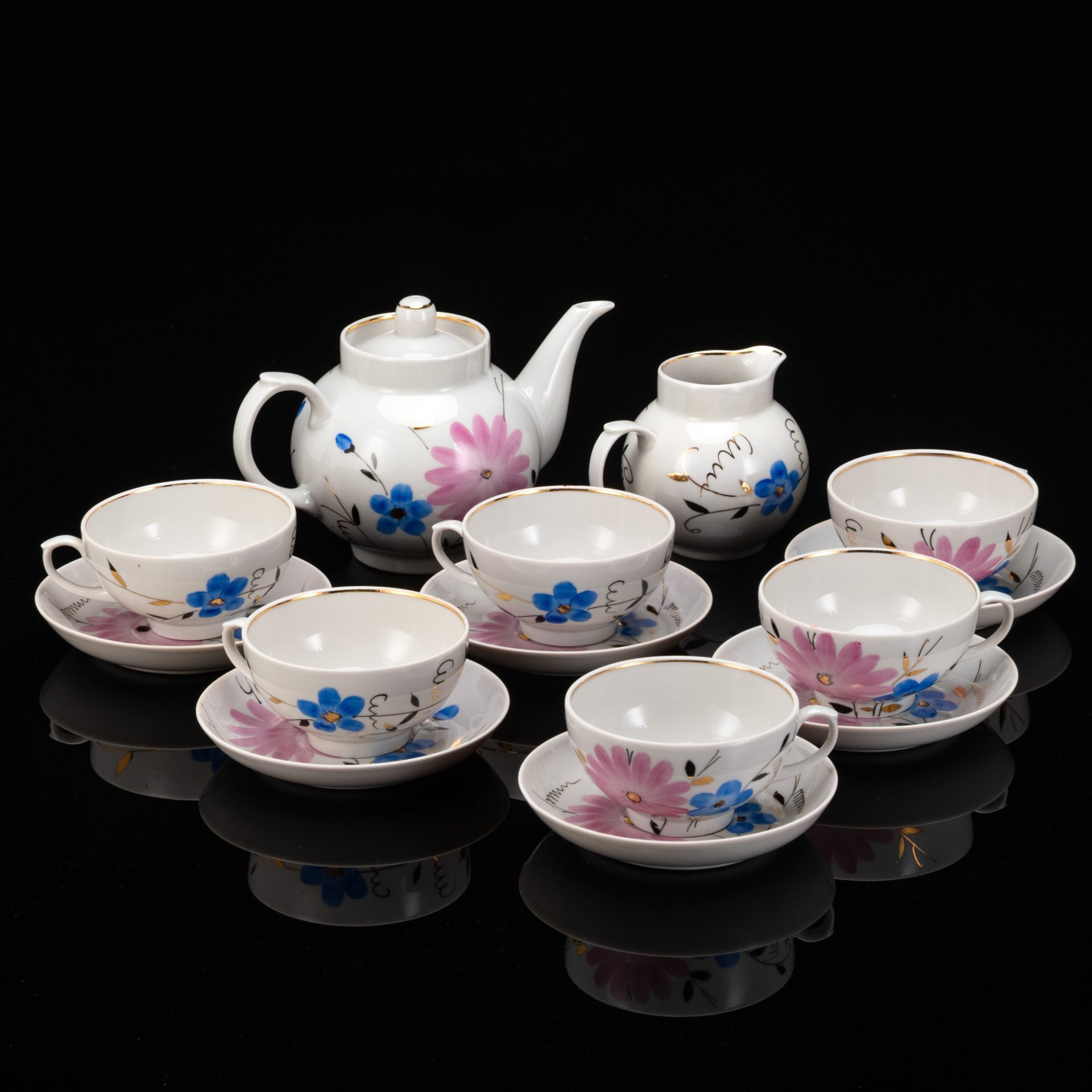 Сервиз чайный с цветочным декором в виде астр на 6 персон (14 предметов), фарфор, роспись, золочение, Дулевский фарфоровый завод (Дулёво), СССР, 1968-1991 гг.