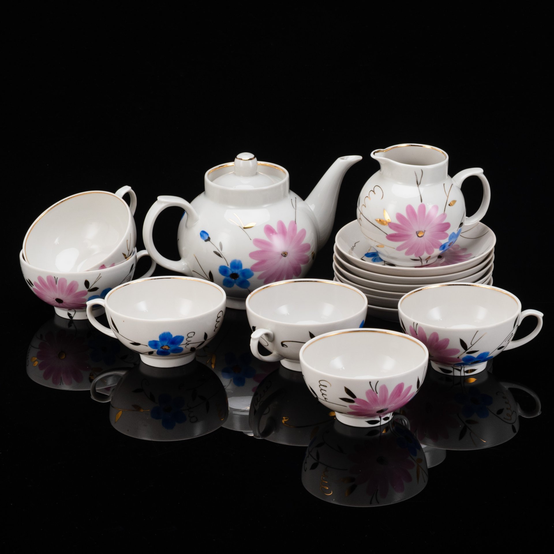 Сервиз чайный с цветочным декором в виде астр на 6 персон (14 предметов), фарфор, роспись, золочение, Дулевский фарфоровый завод (Дулёво), СССР, 1968-1991 гг.