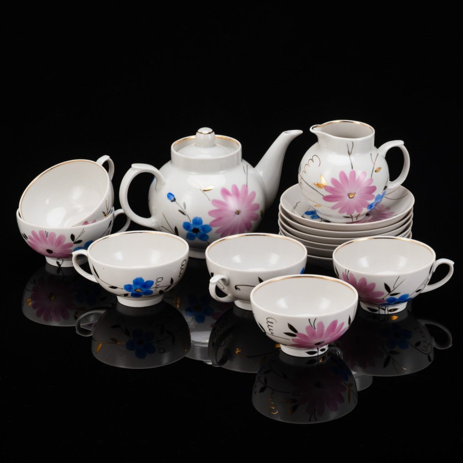 Сервиз чайный с цветочным декором в виде астр на 6 персон (14 предметов), фарфор, роспись, золочение, Дулевский фарфоровый завод (Дулёво), СССР, 1968-1991 гг.
