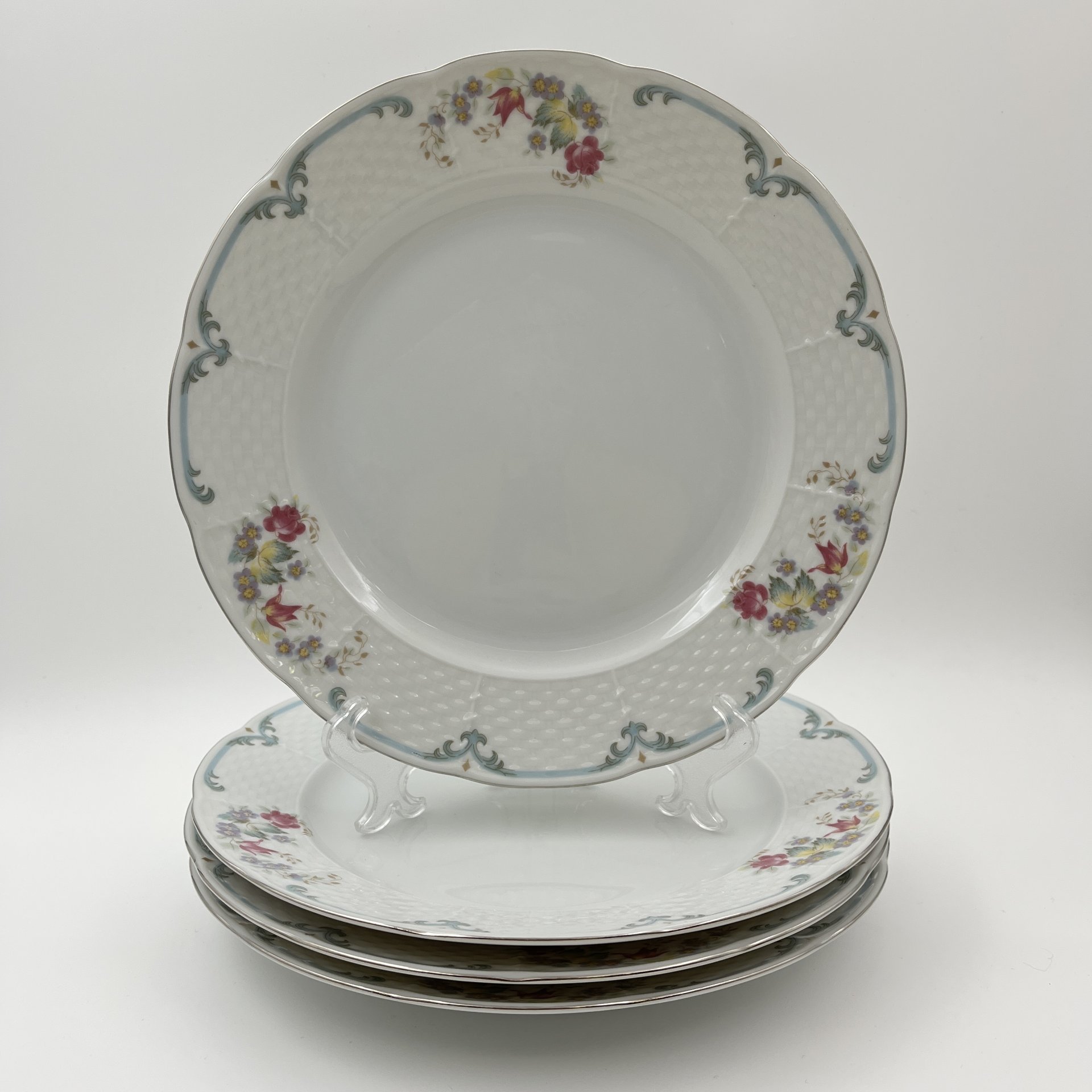 Набор обеденных тарелок с цветочным декором на 4 персоны, фарфор, деколь, Thun (Тун), Чехия, 2000-2020 гг.
