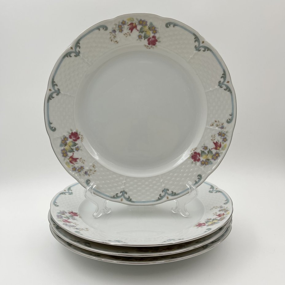 Набор обеденных тарелок с цветочным декором на 4 персоны, фарфор, деколь, Thun (Тун), Чехия, 2000-2020 гг.