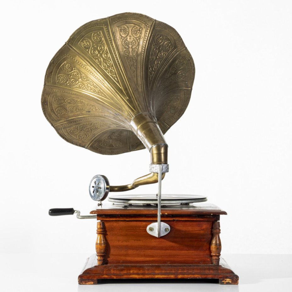 Граммофон "His master's voice"
