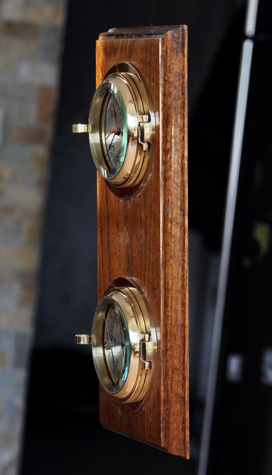 Часы корабельные с барометром, Howard Miller Clock Company