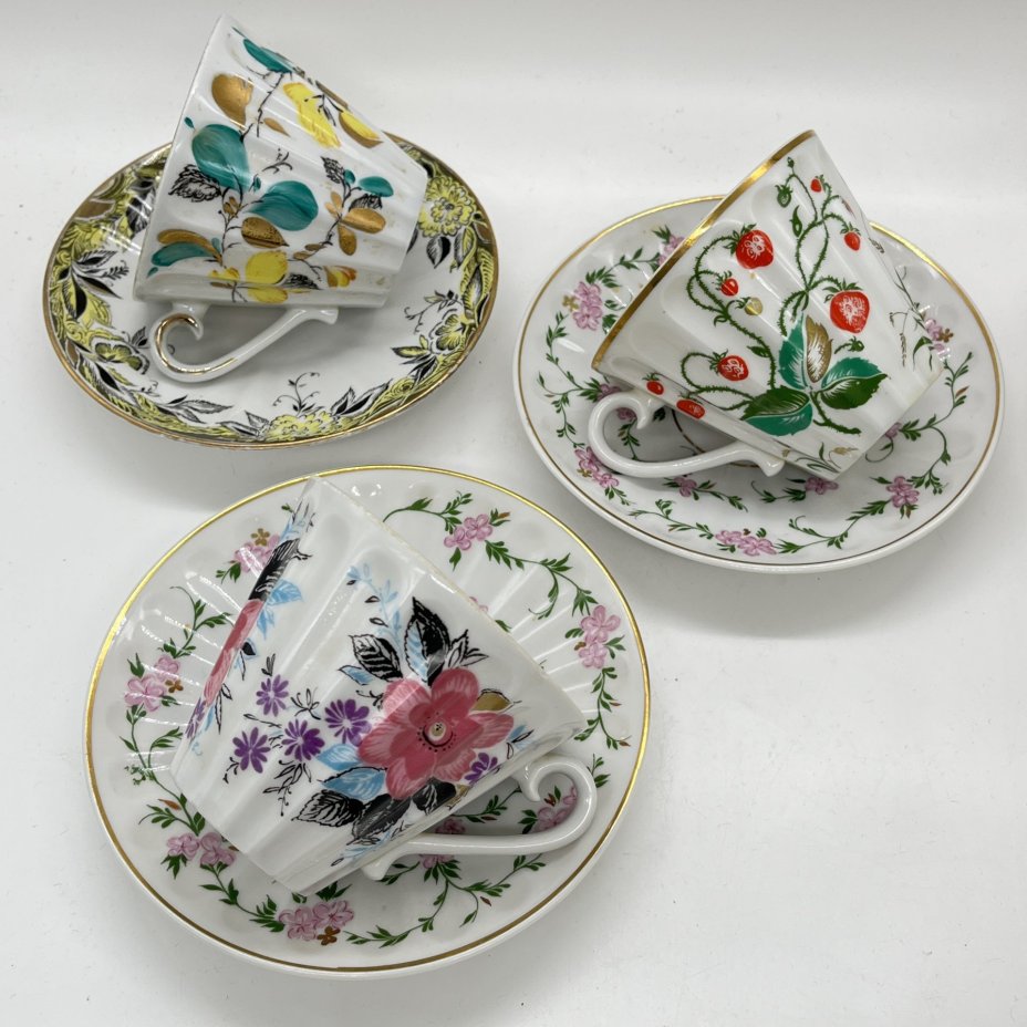 Три чайные пары с флоральным декором (подбор!), форма "Лучистая", автор формы Н.П. Славина, фарфор, деколь, золочение, Ленинградский фарфоровый завод (ЛФЗ), СССР, 1970-1980 гг.