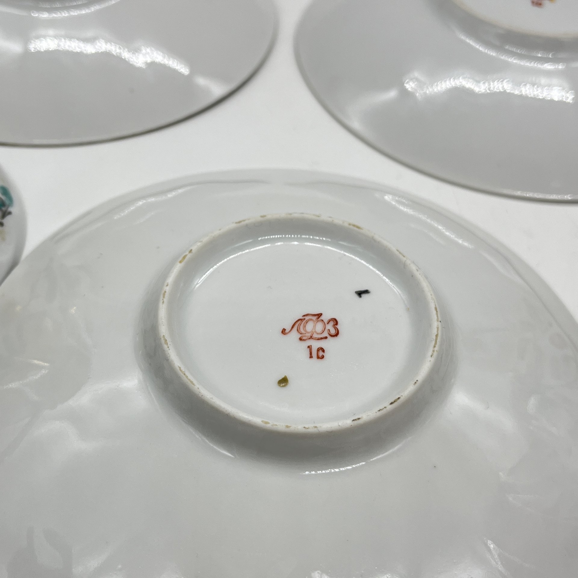 Три чайные пары с флоральным декором (подбор!), форма "Лучистая", автор формы Н.П. Славина, фарфор, деколь, золочение, Ленинградский фарфоровый завод (ЛФЗ), СССР, 1970-1980 гг.