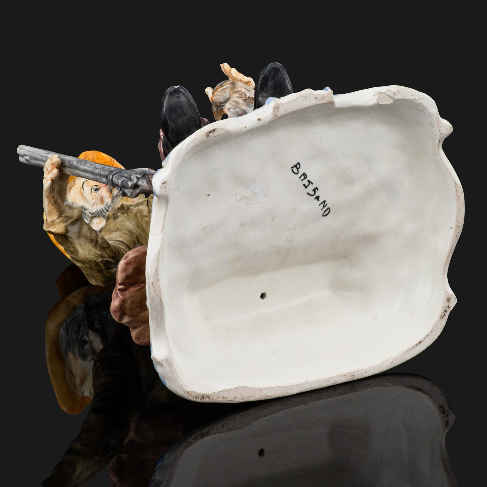 Статуэтка "Охотник с дичью" (крупная), фаянс, роспись, Европа, 1970-1990 гг.