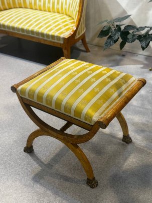 Банкетка в стиле Ампир