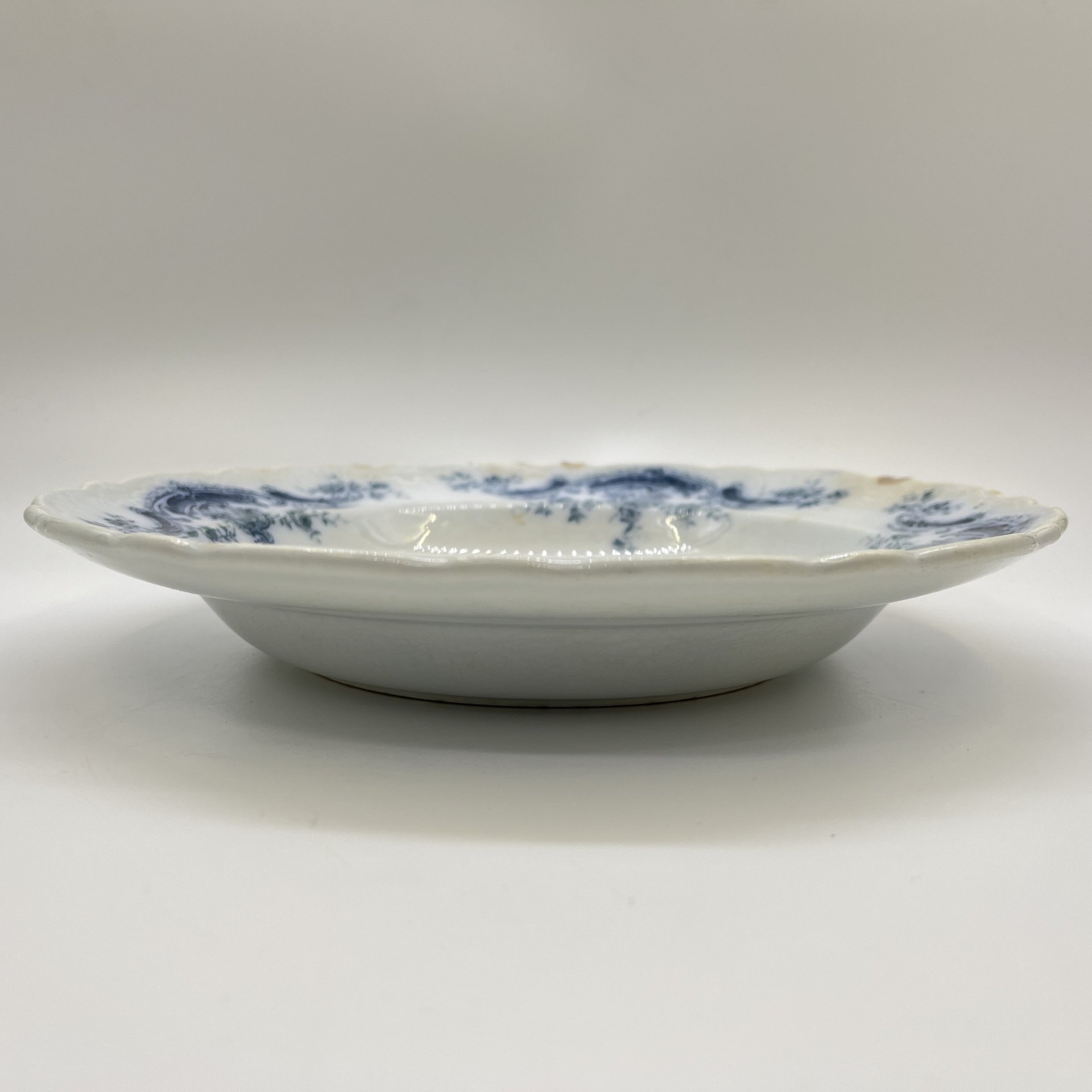 Тарелка суповая c флористическим декором, фаянс, деколь, Villeroy & Boch, Германия, 1874-1909 гг.