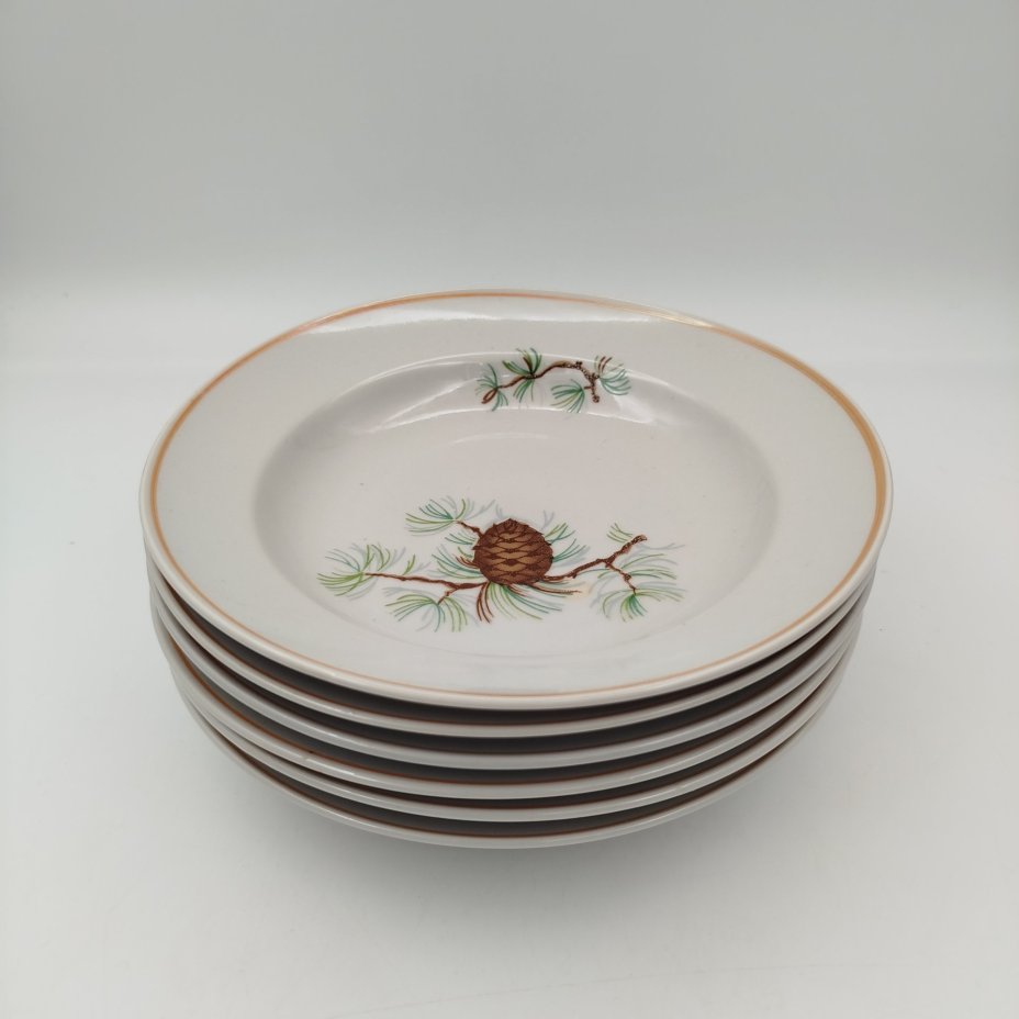Набор обеденных тарелок "Шишки" на 6 персон, фарфор, деколь, Фарфоровый завод «Пролетарий» (Бронница, Мста), СССР, 1976-1991 гг.