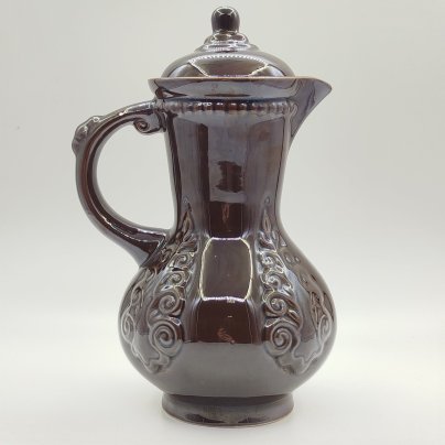 Кувшин с монохромным объемным орнаментальным декором, керамика, глазурь, СССР, 1970-1990 гг.