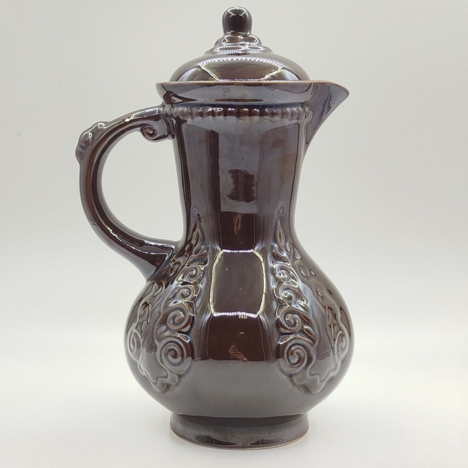 Кувшин с монохромным объемным орнаментальным декором, керамика, глазурь, СССР, 1970-1990 гг.