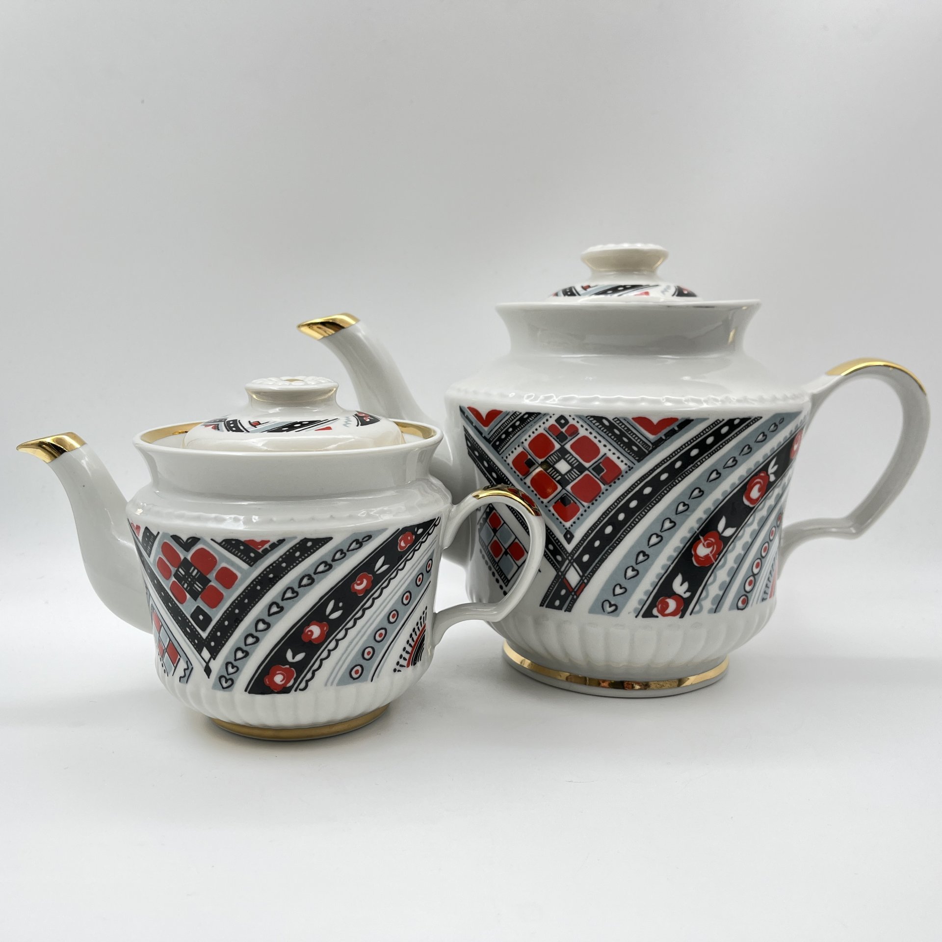 Сервиз чайный на 6 персон (17 предметов), фарфор, крытье, золочение, Тернопольский фарфоровый завод, СССР, 1975-1991 гг.