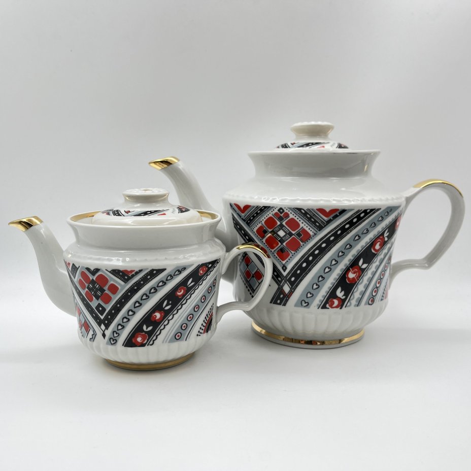 Сервиз чайный на 6 персон (17 предметов), фарфор, крытье, золочение, Тернопольский фарфоровый завод, СССР, 1975-1991 гг.