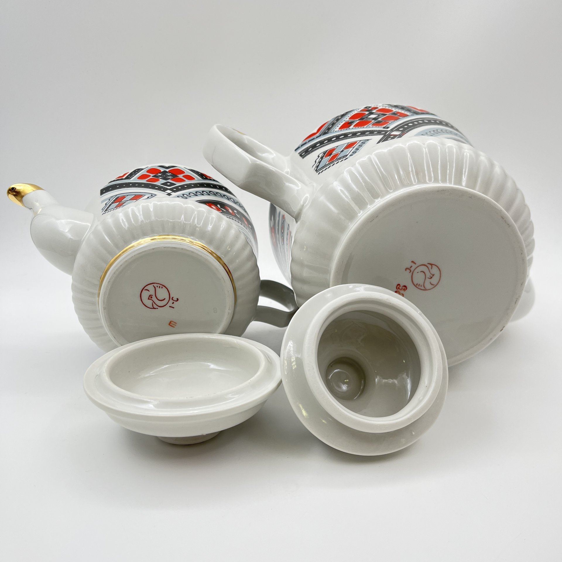 Сервиз чайный на 6 персон (17 предметов), фарфор, крытье, золочение, Тернопольский фарфоровый завод, СССР, 1975-1991 гг.