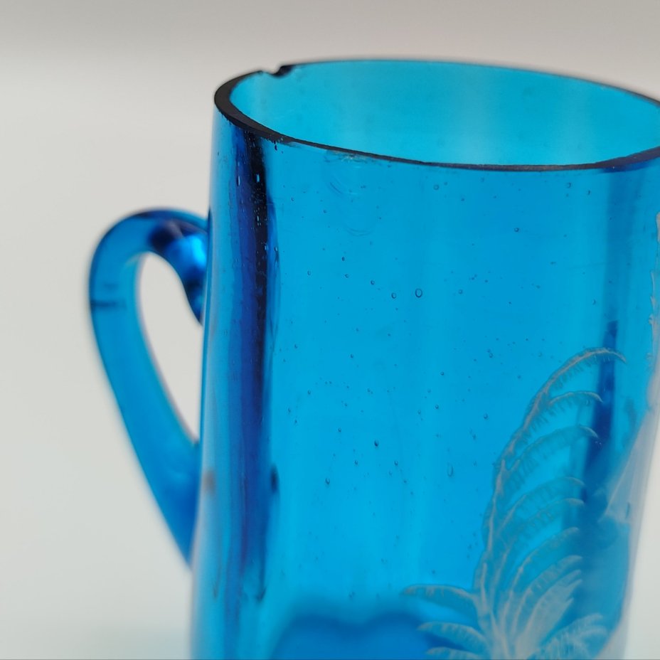 Кружка с изображением девочки (Мэри Грегори)