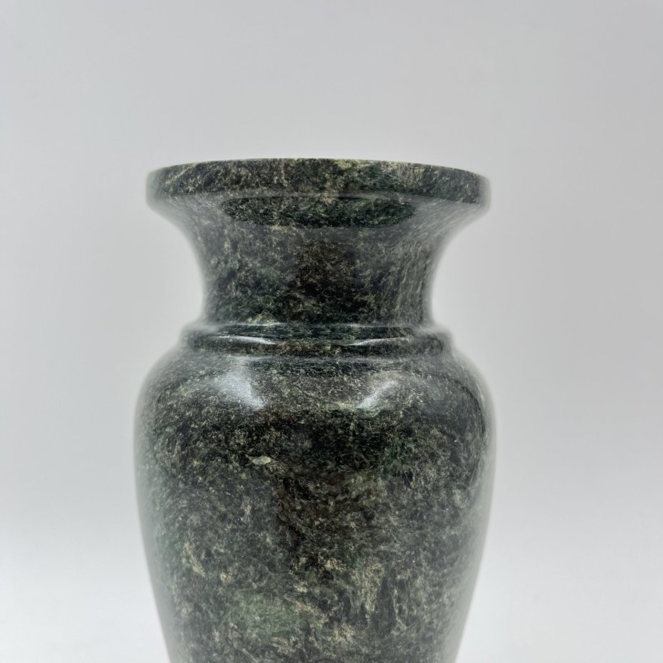 Ваза для маленького букета, натуральный камень (гранит)