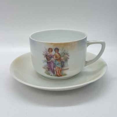 Чайная пара с аллегорическим изображением девушек, фарфор, деколь, крытье, Victoria, Чехословакия, 1918-1939 гг.