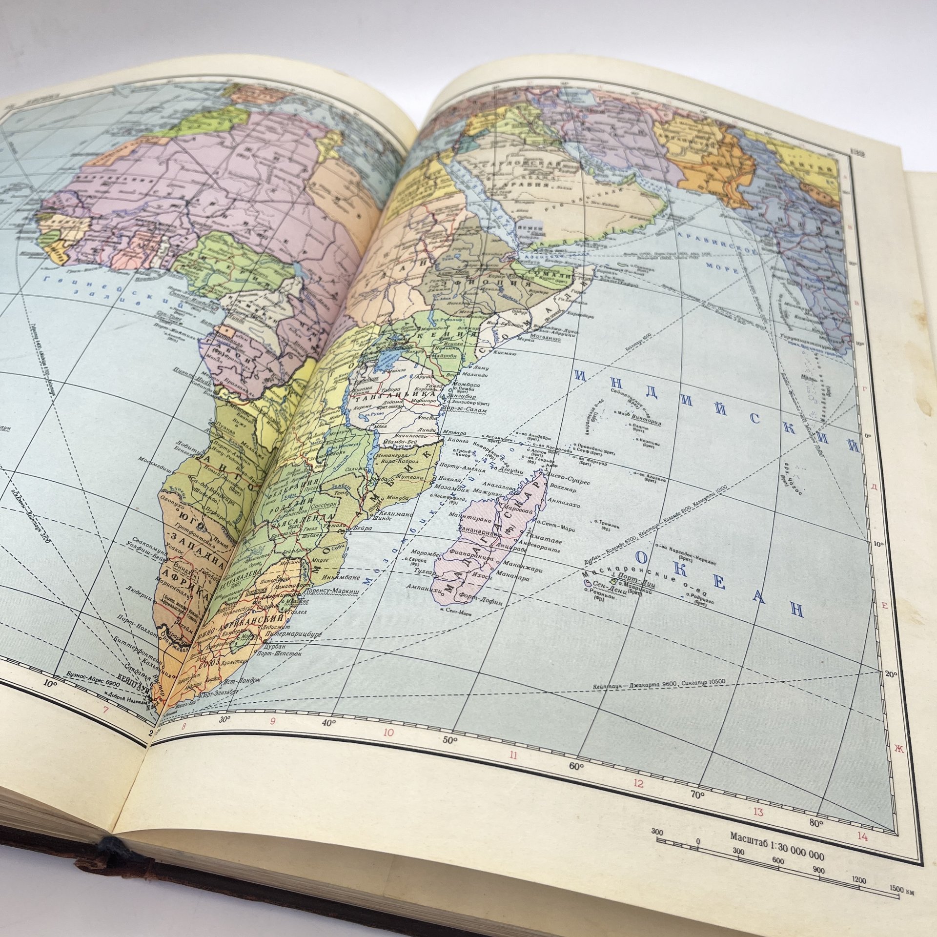 Атлас мира, тираж 25 тыс., бумага, печать, СССР, 1959 г.