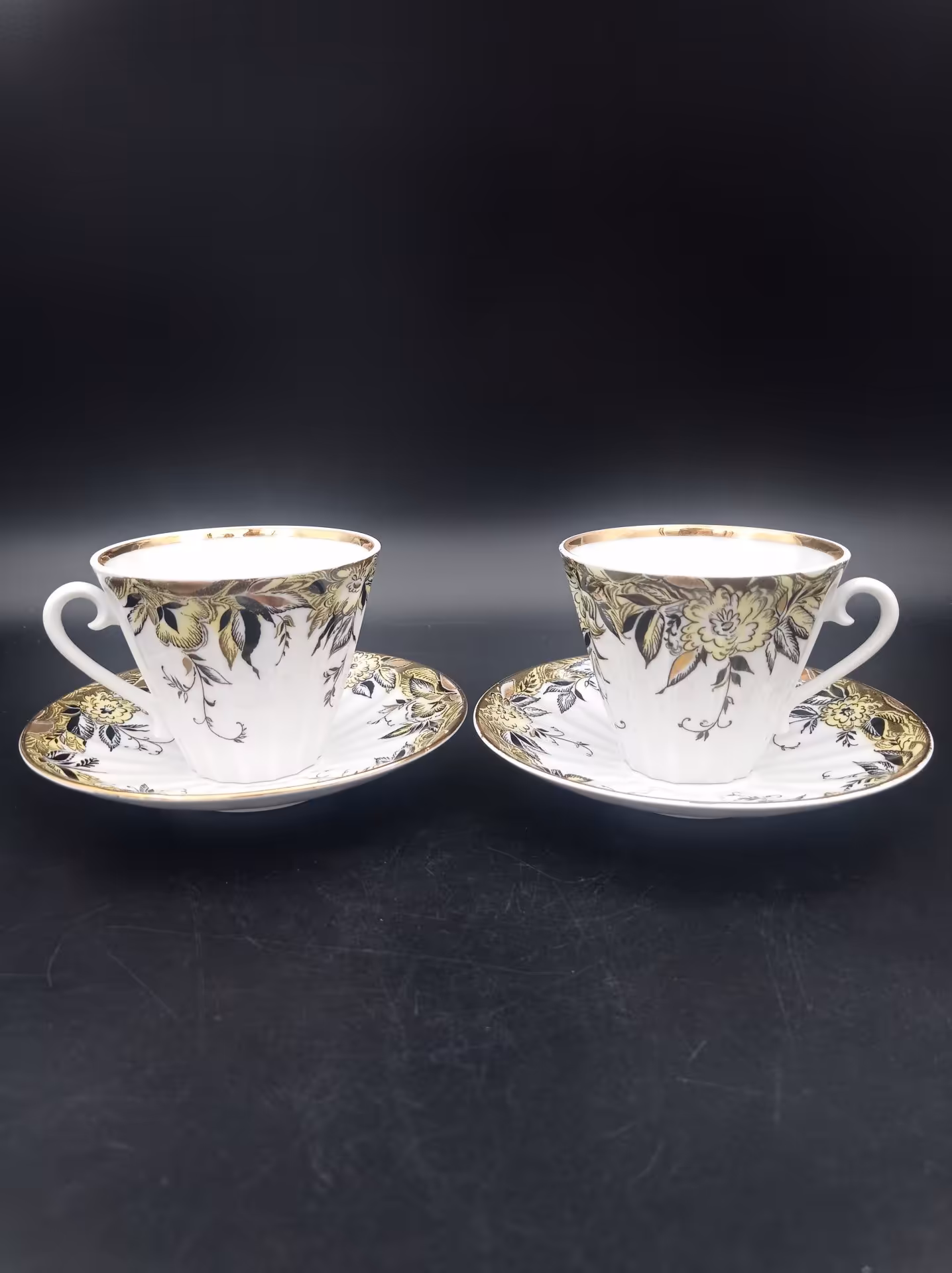 Комплект из 2 чайных пар с цветочным декором, Ленинградский фарфоровый завод (ЛФЗ)