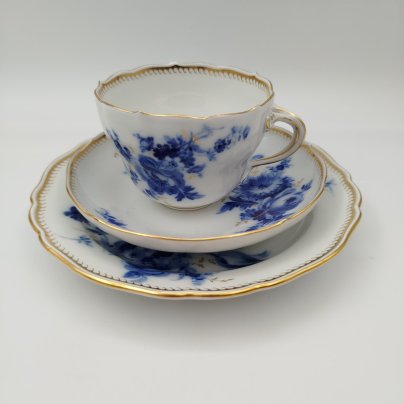Трио чайное с декором в виде синих цветов, фарфор, роспись, золочение, Meissen (Мейсенский фарфор), Германия, 1950-1980 гг.