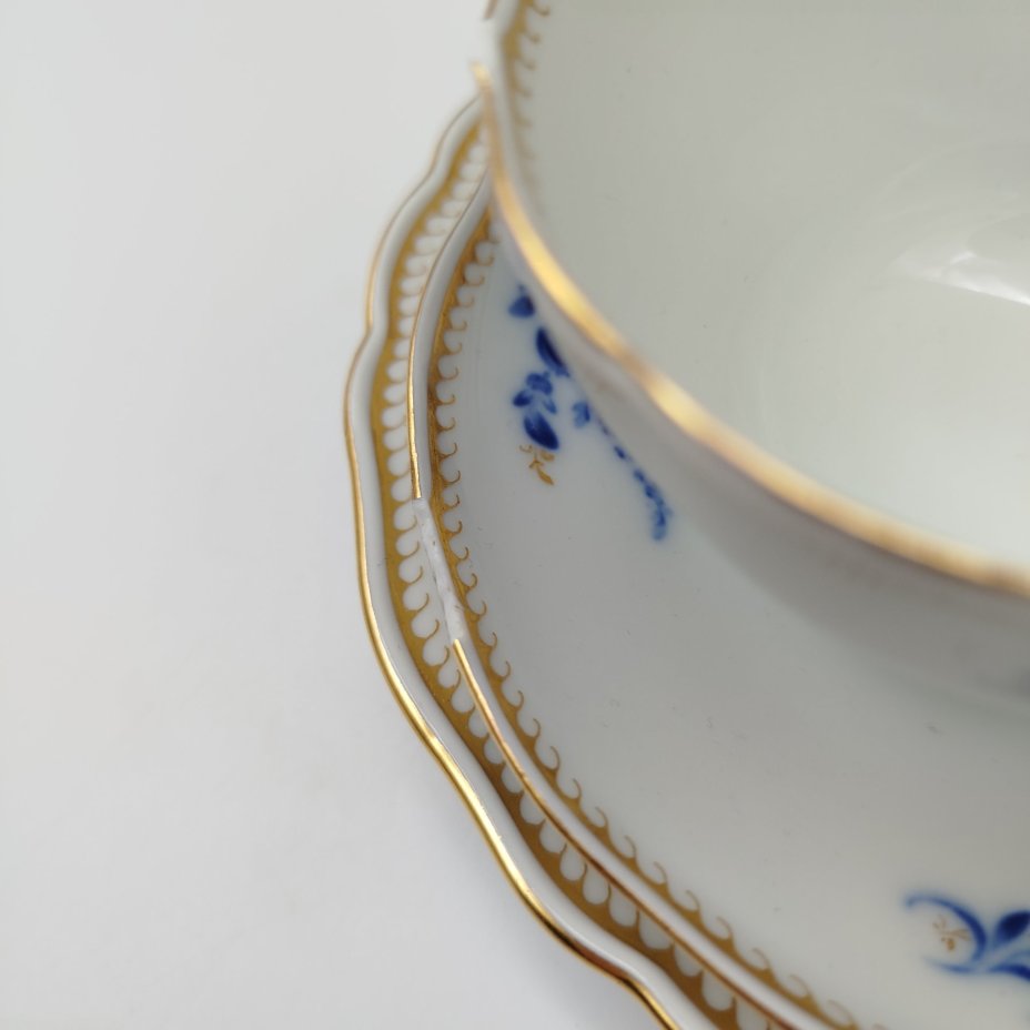 Трио чайное с декором в виде синих цветов, фарфор, роспись, золочение, Meissen (Мейсенский фарфор), Германия, 1950-1980 гг.