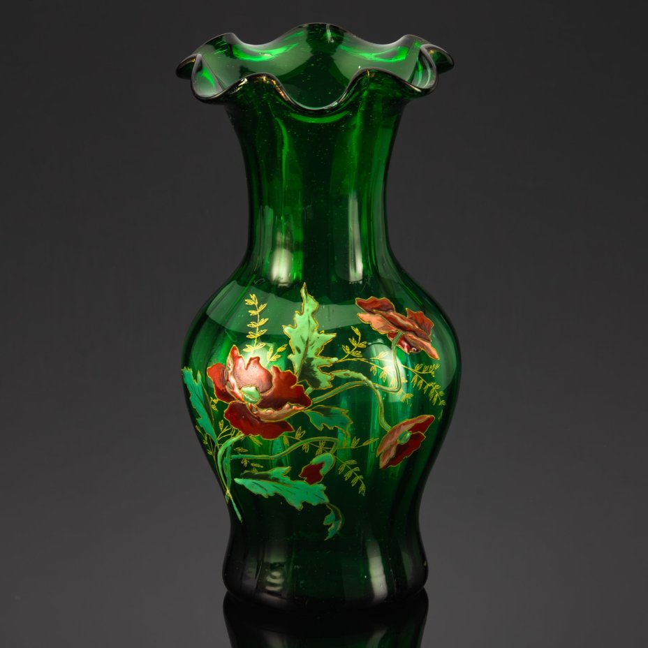 Ваза с фестончатым бортом, декорированная изображением маков, стекло, роспись эмалями, Западная Европа, 1880-1920 гг.