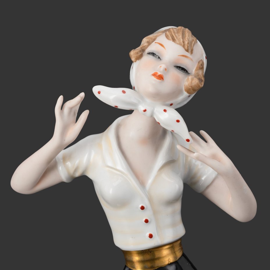 Статуэтка "Модница", фарфор, роспись, золочение, Wallendorf, ГДР, 1963-1990 гг.