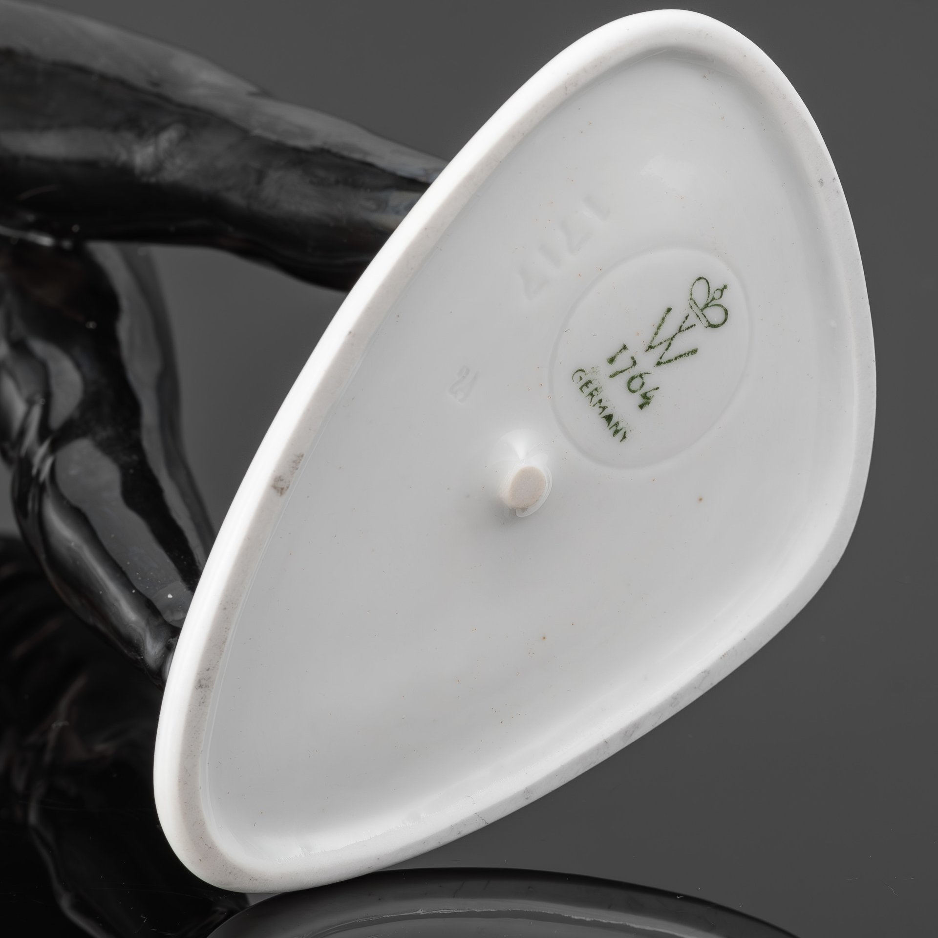 Статуэтка "Модница", фарфор, роспись, золочение, Wallendorf, ГДР, 1963-1990 гг.