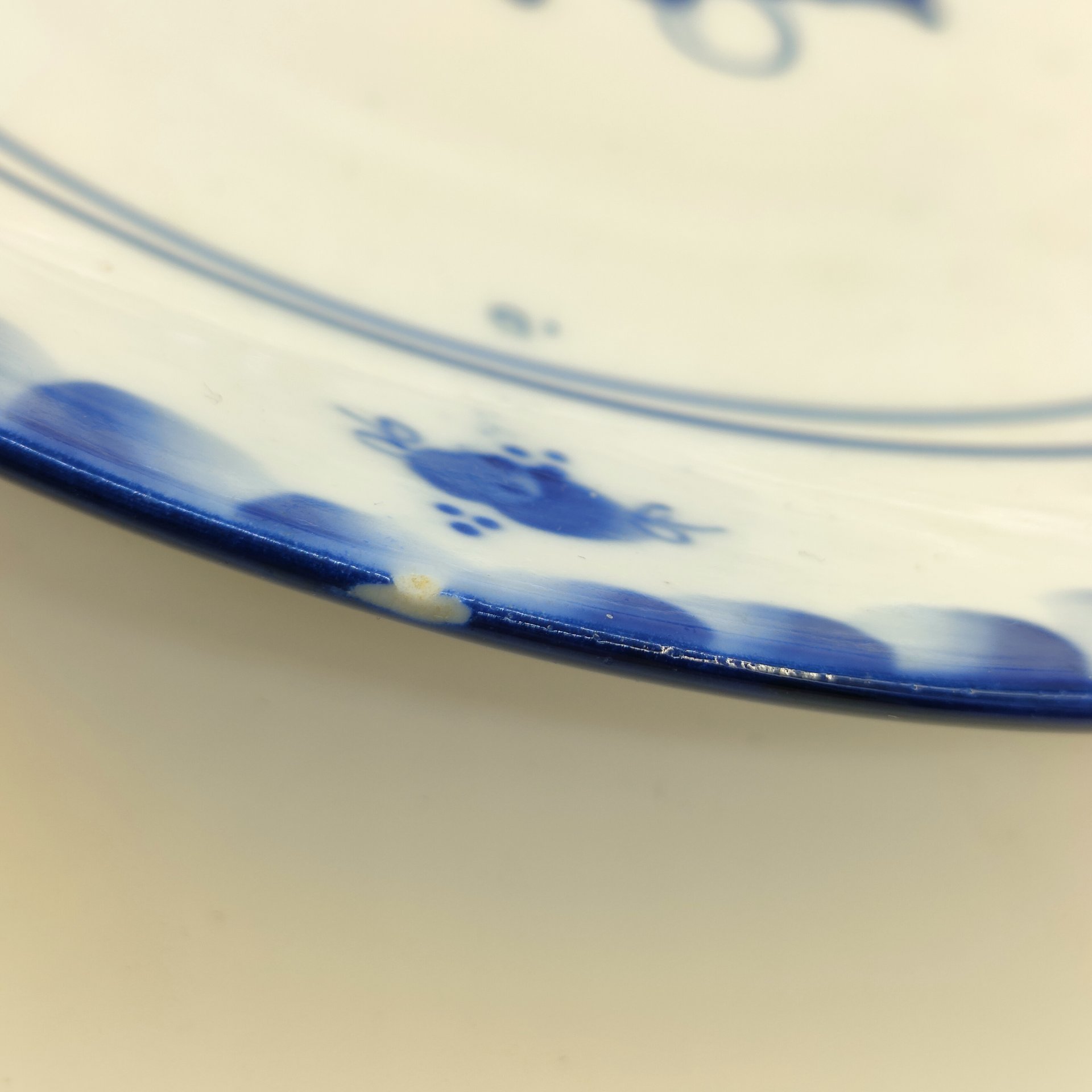 Набор из 3-х обеденных тарелок с цветочным декором (в подборе), росп. Шевякова, Добрынина, Родина, фарфор, роспись, Гжельский фарфоровый завод, Российская Федерация, 1991-2015 гг.