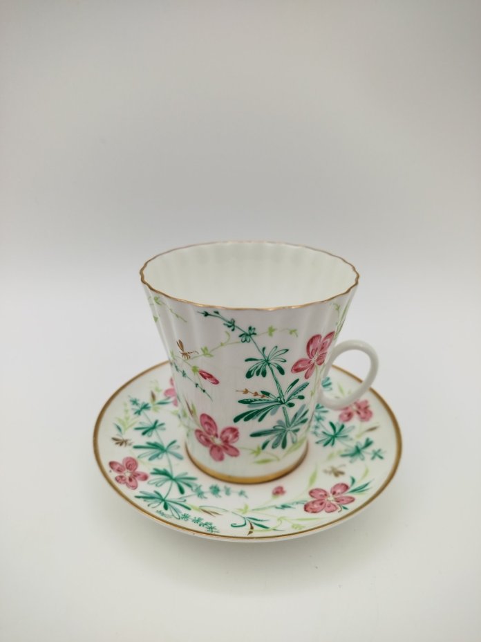 Пара кофейная "Комарики" (форма "Одуванчик"), фарфор, деколь, золочение, Ленинградский фарфоровый завод (ЛФЗ), СССР, 1970-1986 гг.