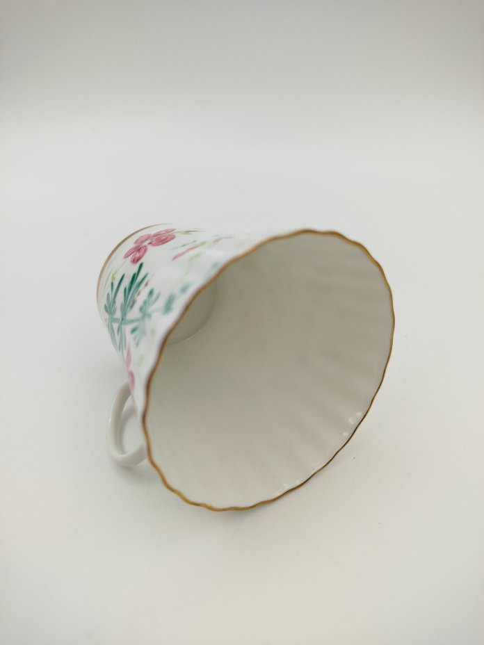 Пара кофейная "Комарики" (форма "Одуванчик"), фарфор, деколь, золочение, Ленинградский фарфоровый завод (ЛФЗ), СССР, 1970-1986 гг.