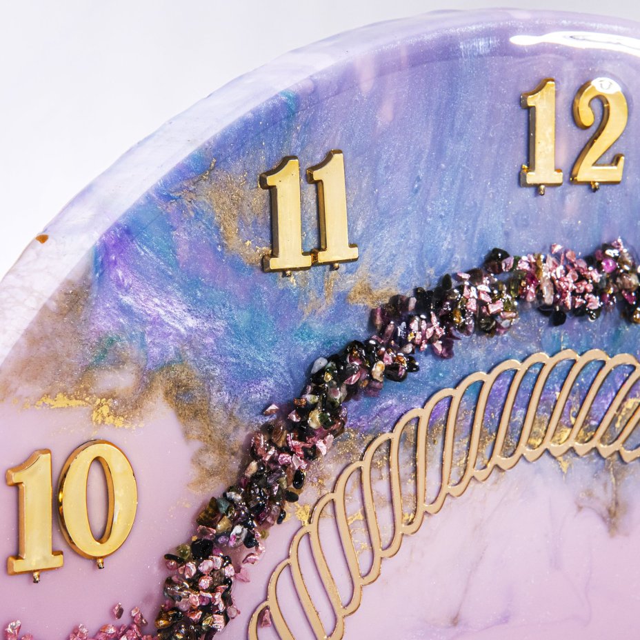Часы настенные "Сиреневый закат", авторская ручная работа в технике Resin Art, Глянцевое 3D покрытие, металл, Россия, 2021 г.