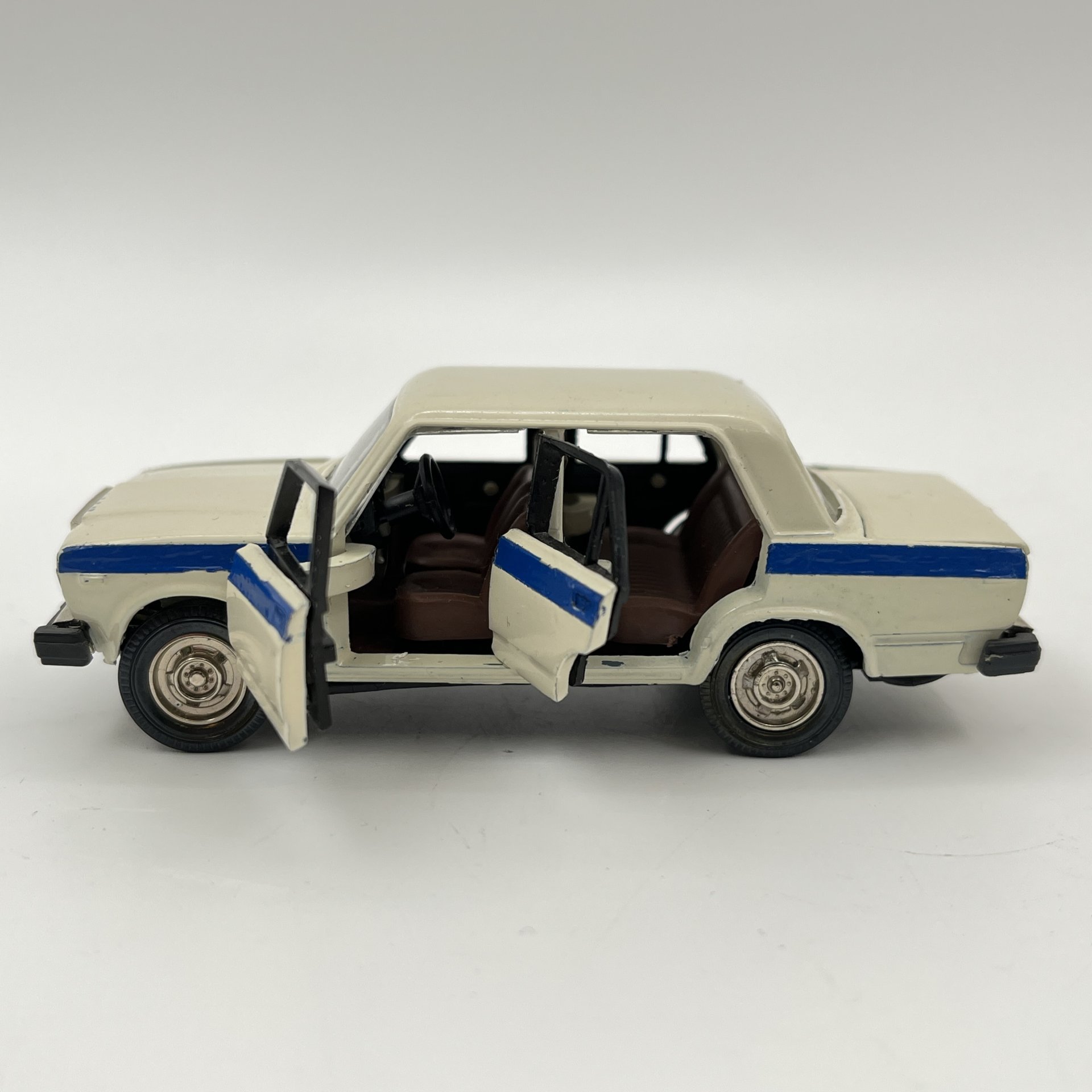 Модель автомобиля "ВАЗ 2107", масштаб 1:43, металл, пластик, СССР, 1980-1990 гг.
